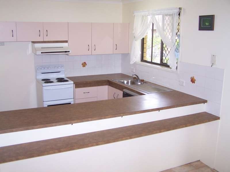 Unit 2 Harbour Miller Street, Urangan QLD 4655