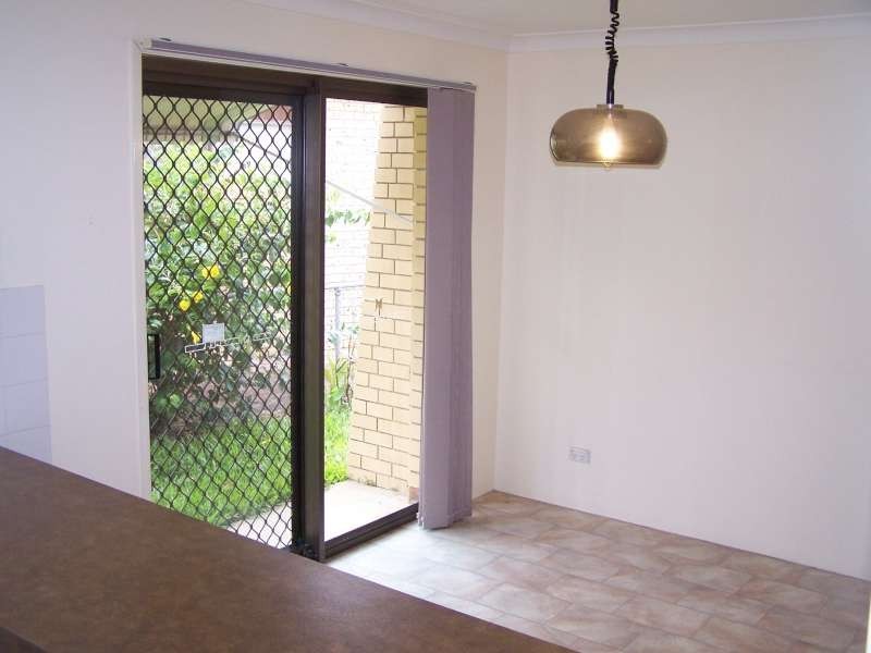 Unit 2 Harbour Miller Street, Urangan QLD 4655