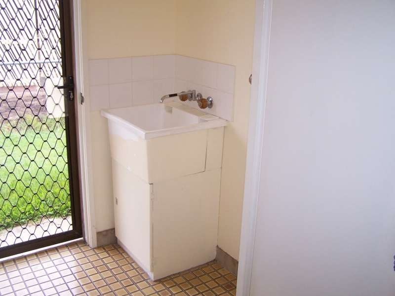 Unit 2 Harbour Miller Street, Urangan QLD 4655