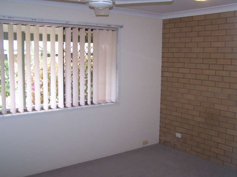 Unit 2 Harbour Miller Street, Urangan QLD 4655