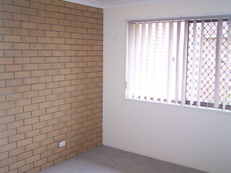 Unit 2 Harbour Miller Street, Urangan QLD 4655