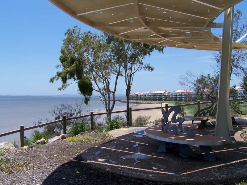 Unit 2 Harbour Miller Street, Urangan QLD 4655