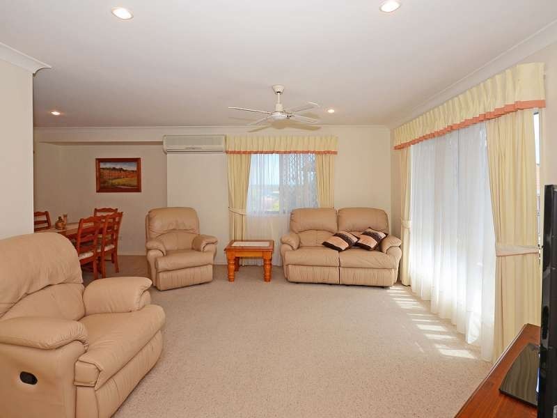 15 Faraday Court, Urraween QLD 4655