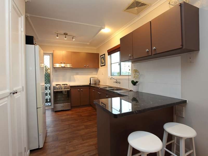 16 Saunders Street, Point Vernon QLD 4655