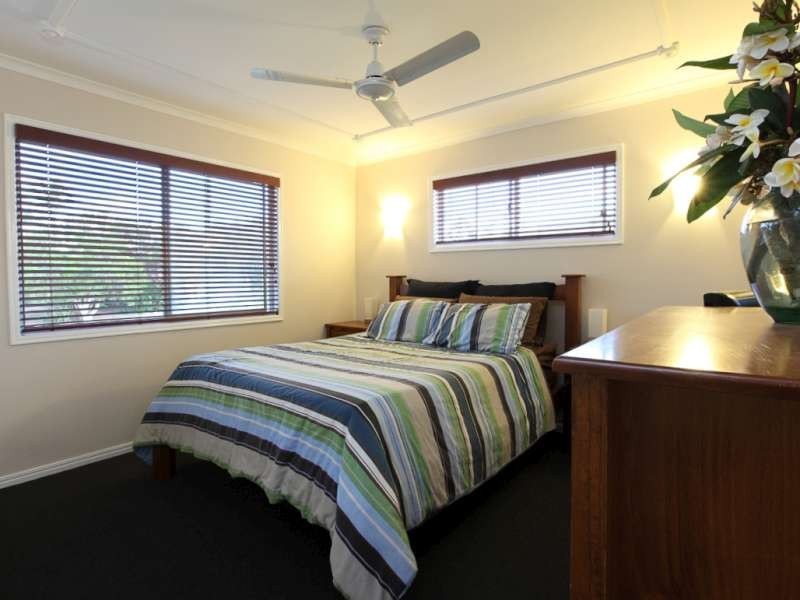 16 Saunders Street, Point Vernon QLD 4655