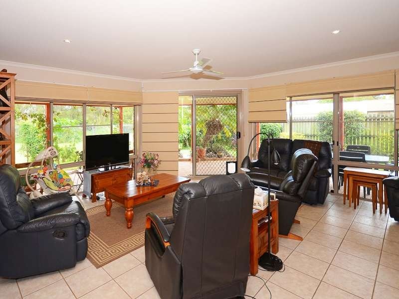 25 Oceanview Street, Point Vernon QLD 4655