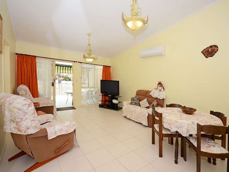 1/77 Freshwater Street, Torquay QLD 4655