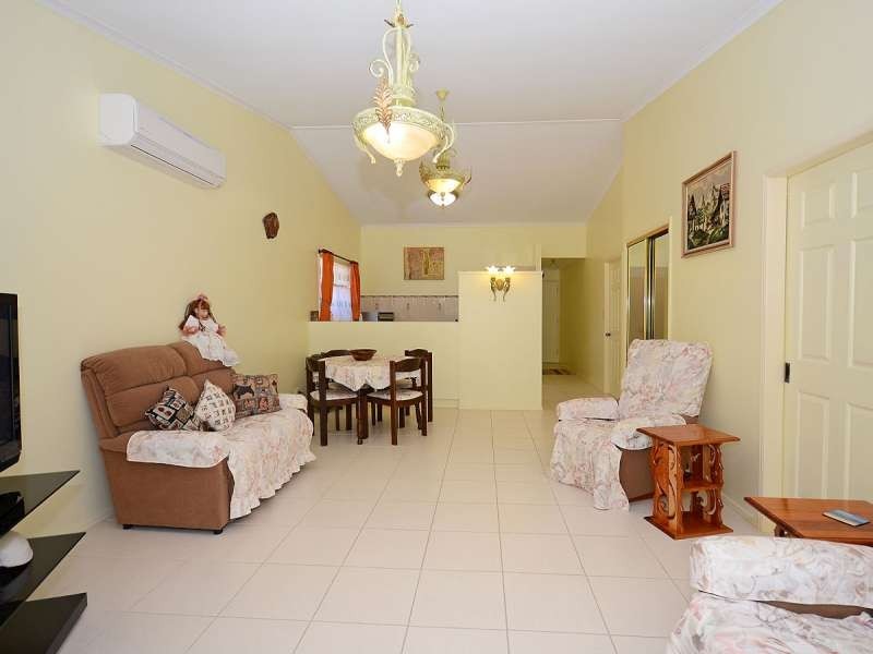 1/77 Freshwater Street, Torquay QLD 4655