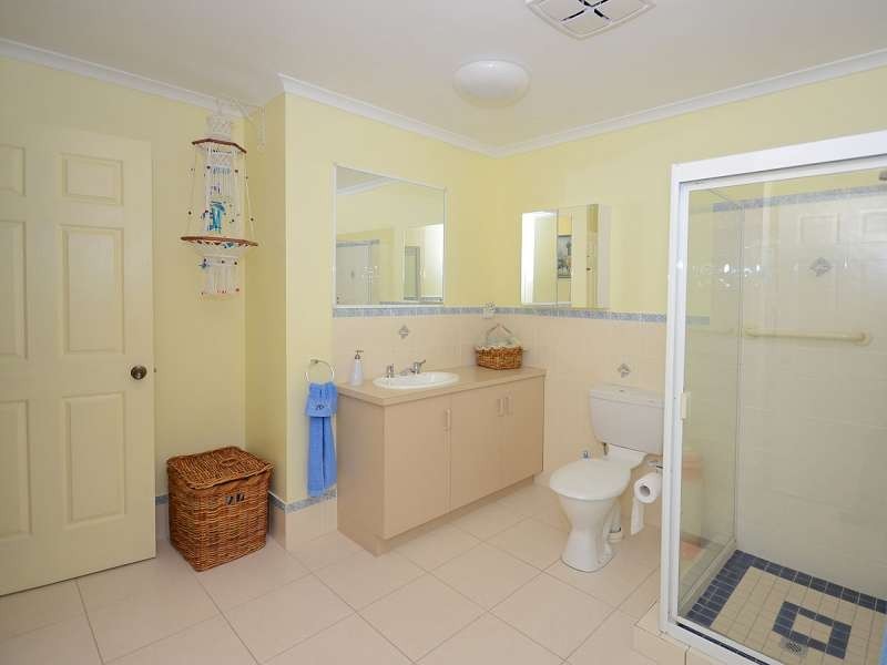 1/77 Freshwater Street, Torquay QLD 4655