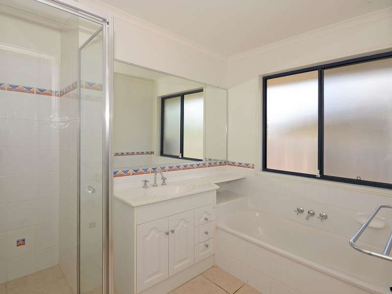 24 Arlington Court, Kawungan QLD 4655