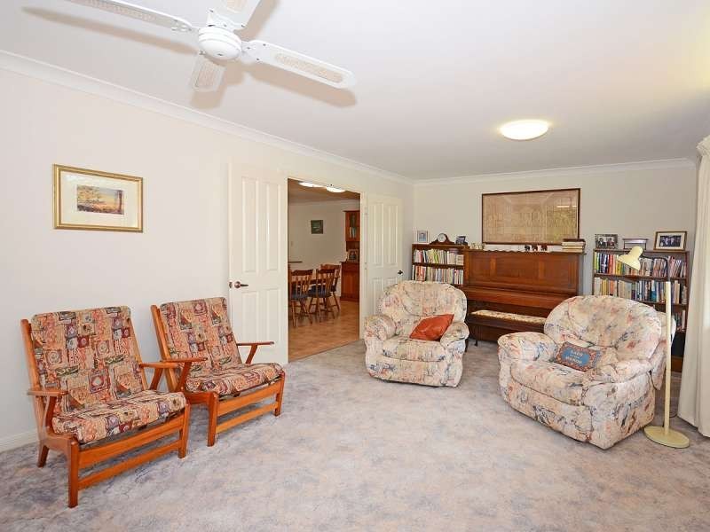 12 Marr Street, Point Vernon QLD 4655