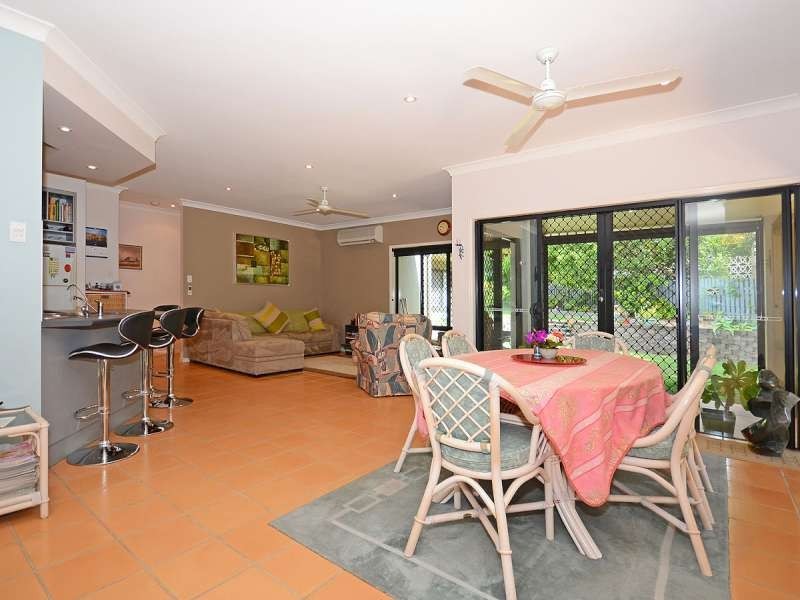 Point Vernon QLD 4655