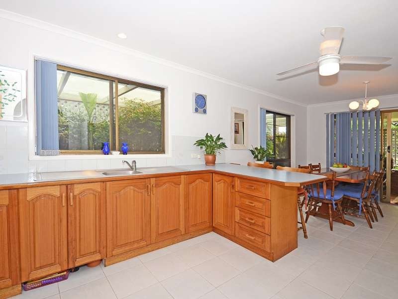 7 North Street, Point Vernon QLD 4655