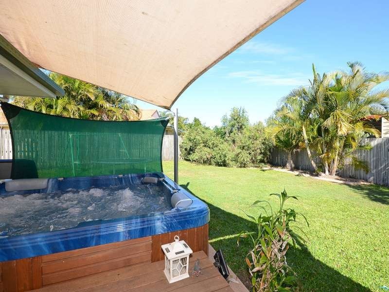 17 Madeleine Street, Torquay QLD 4655