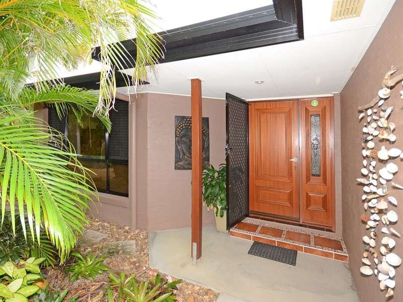 11 Layde Court, Urangan QLD 4655