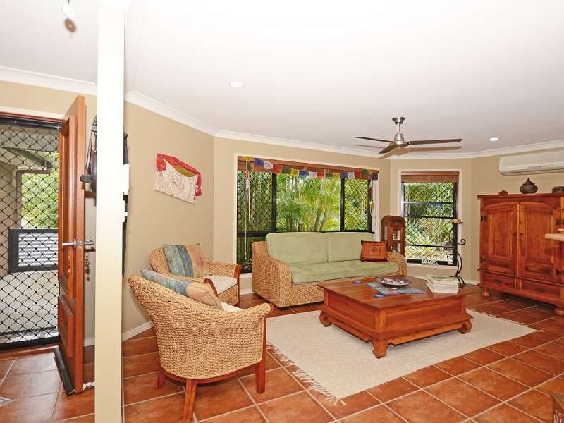 11 Layde Court, Urangan QLD 4655