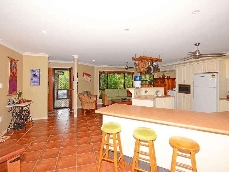 11 Layde Court, Urangan QLD 4655