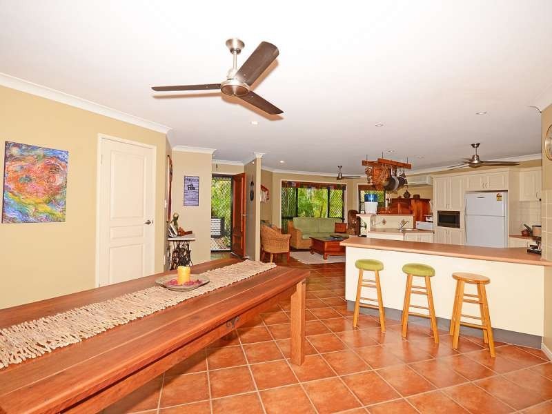 11 Layde Court, Urangan QLD 4655