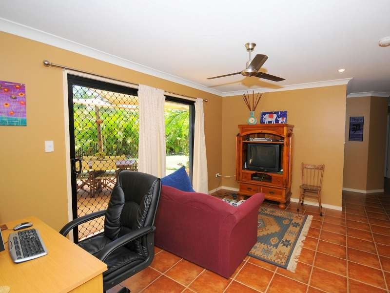 11 Layde Court, Urangan QLD 4655