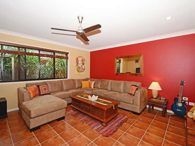 11 Layde Court, Urangan QLD 4655