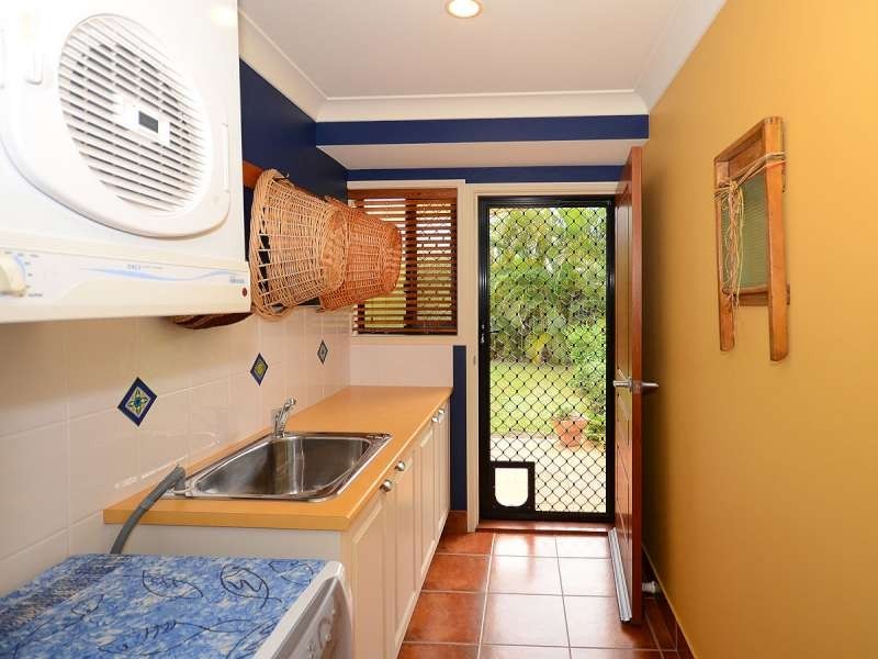 11 Layde Court, Urangan QLD 4655