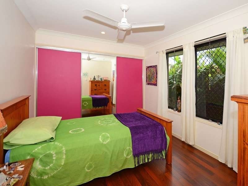 11 Layde Court, Urangan QLD 4655
