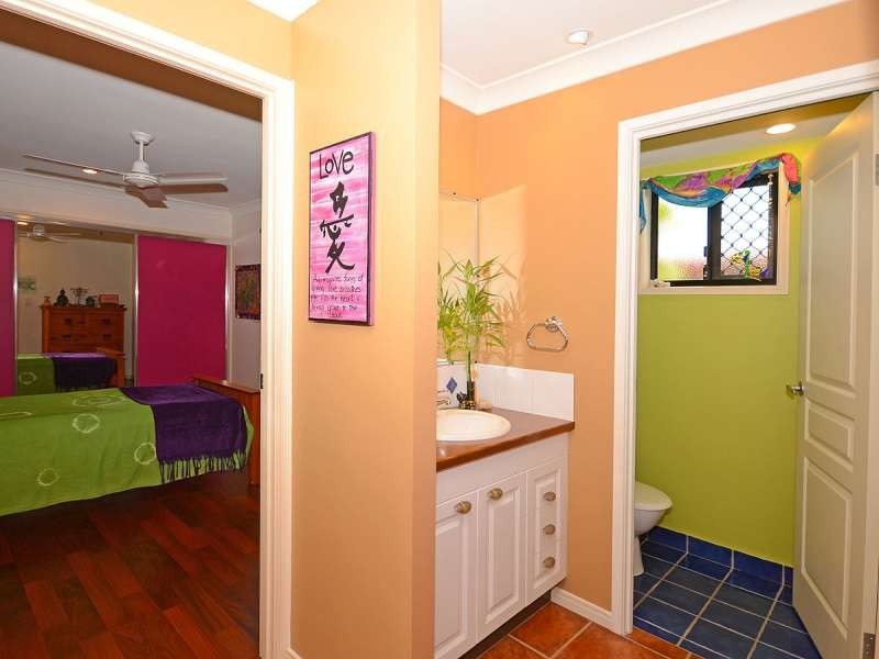 11 Layde Court, Urangan QLD 4655