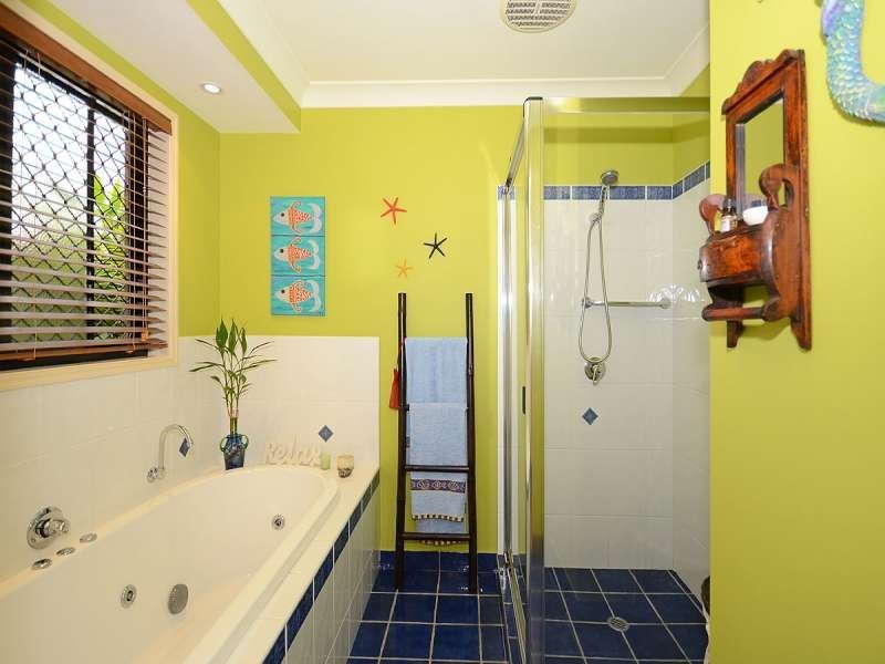 11 Layde Court, Urangan QLD 4655