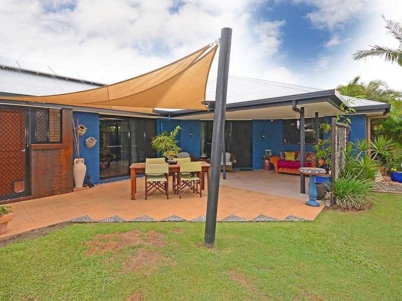 11 Layde Court, Urangan QLD 4655