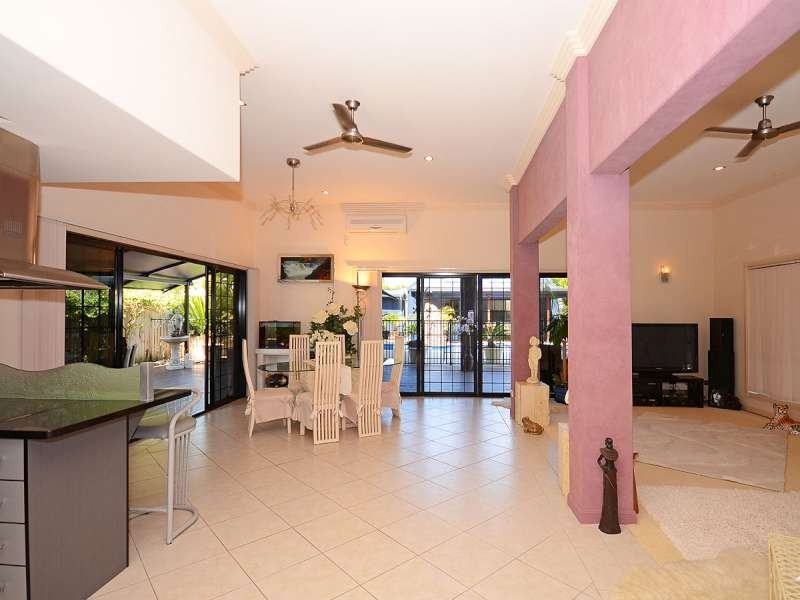 Point Vernon QLD 4655