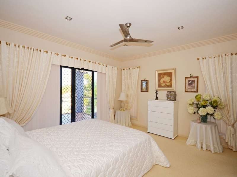 Point Vernon QLD 4655