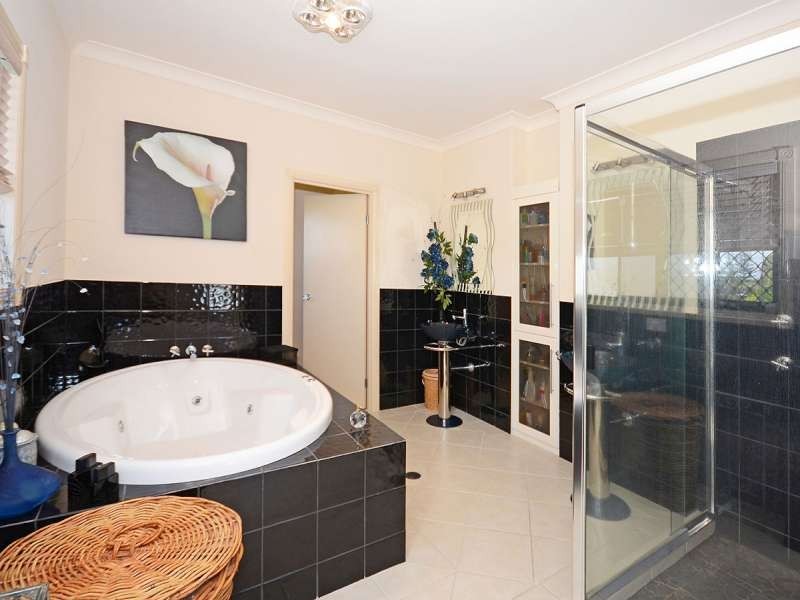 Point Vernon QLD 4655