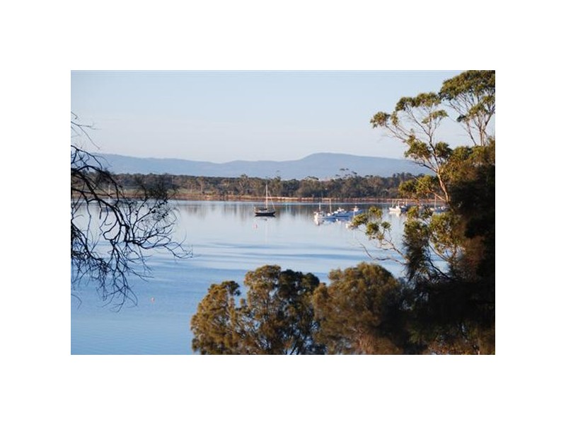 7 Arthur Highway, Dunalley TAS 7177