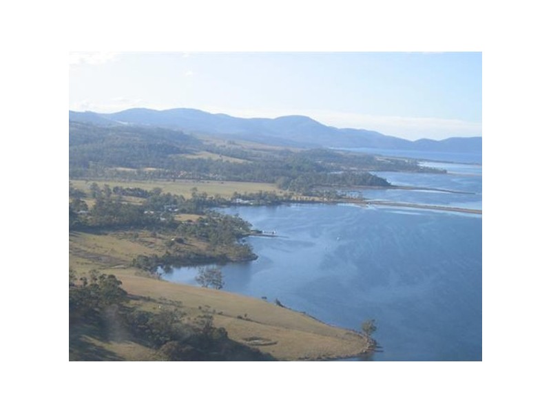 7 Arthur Highway, Dunalley TAS 7177