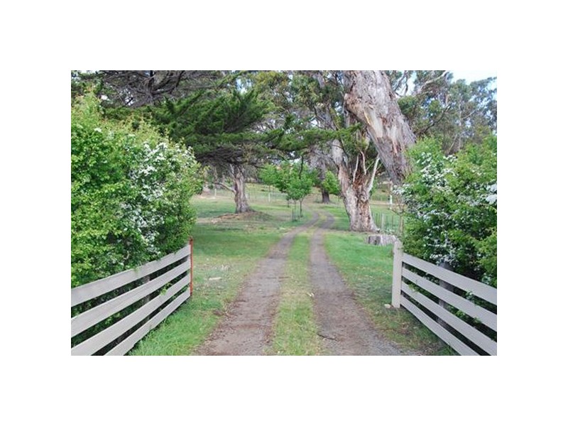7 Arthur Highway, Dunalley TAS 7177