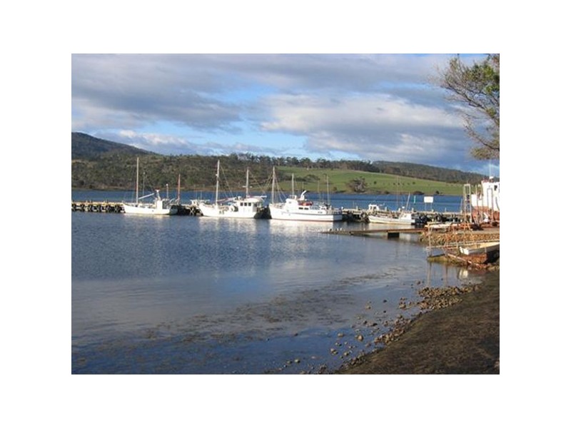 7 Arthur Highway, Dunalley TAS 7177