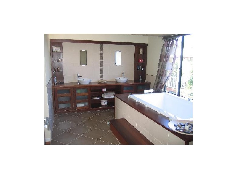 8 Armstrong Street, Mandurah WA 6210