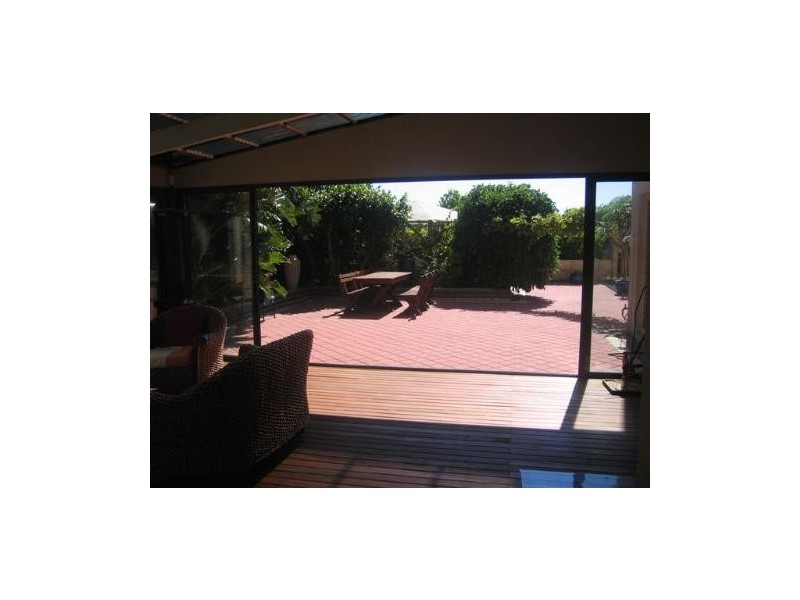 8 Armstrong Street, Mandurah WA 6210