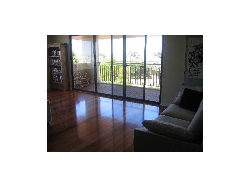 8 Armstrong Street, Mandurah WA 6210