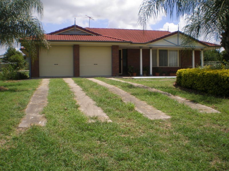 1 Larch Road, Tamborine QLD 4270