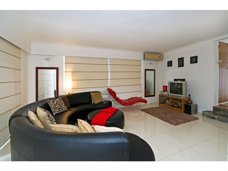 33 Rio Vista Boulevard, Broadbeach Waters QLD 4218