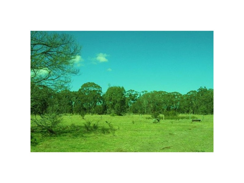 10  Centre Road, Raymond Island VIC 3880