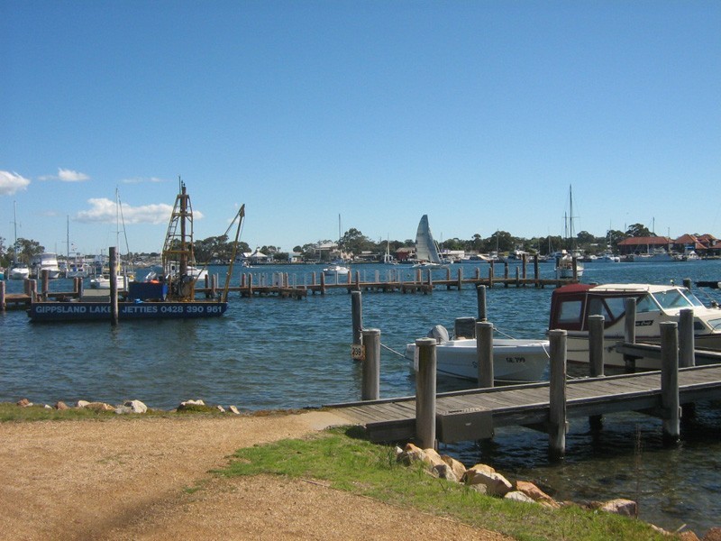 10  Centre Road, Raymond Island VIC 3880