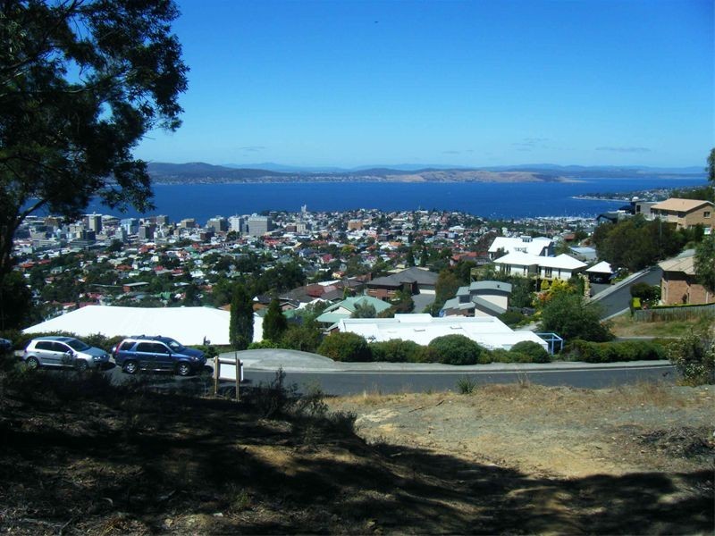 19 FIELDING DRIVE, West Hobart TAS 7000
