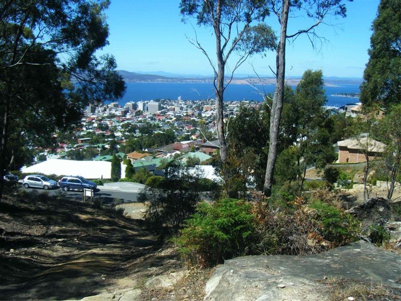 19 FIELDING DRIVE, West Hobart TAS 7000
