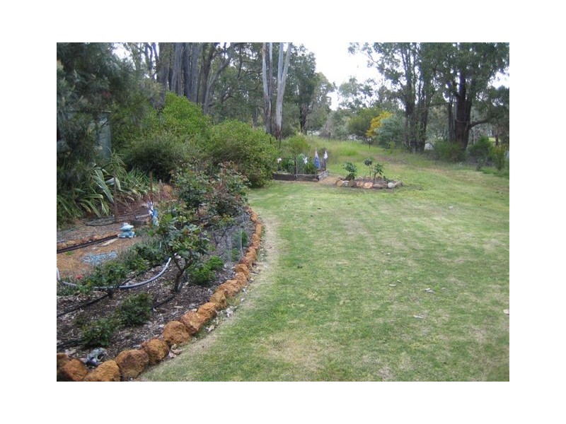 32 Crest Side Close, Gidgegannup WA 6083