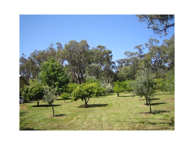 32 Crest Side Close, Gidgegannup WA 6083