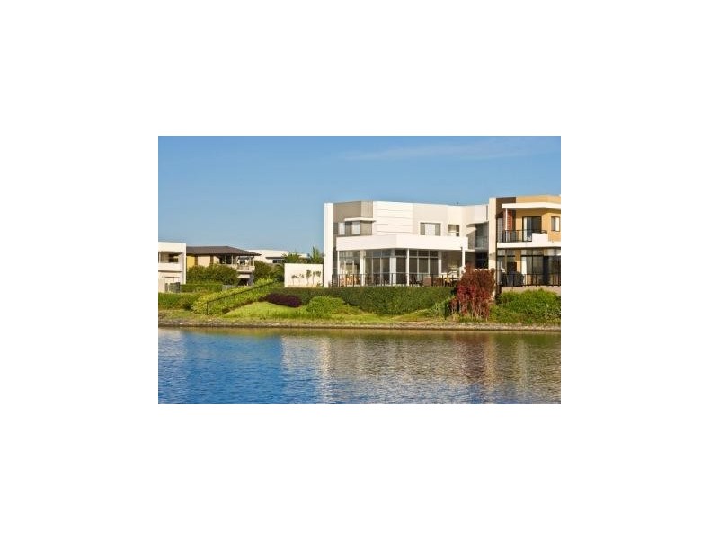 6070 Lugano Drive, Hope Island QLD 4212