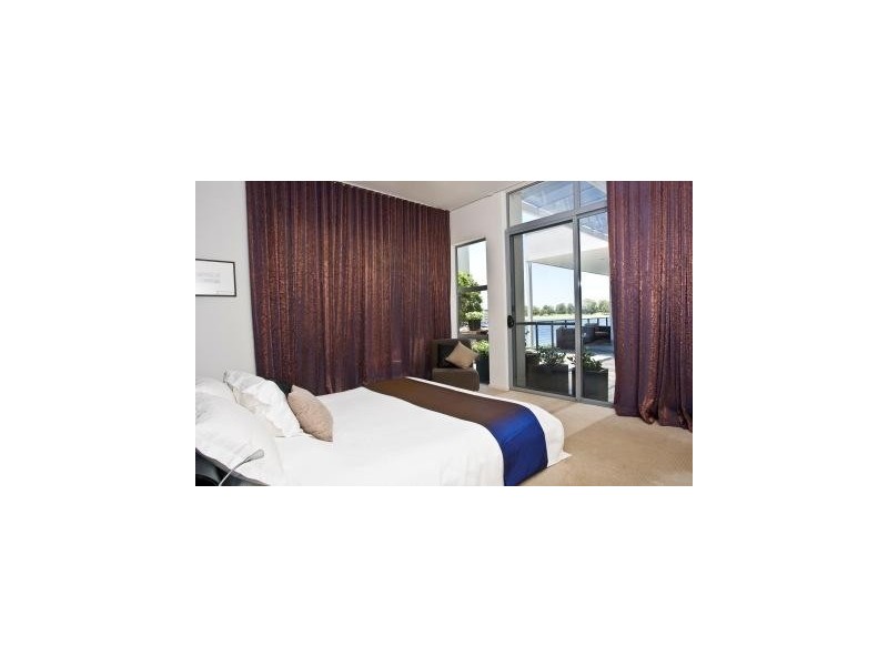 6070 Lugano Drive, Hope Island QLD 4212