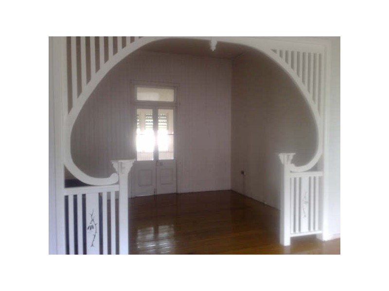 75 Downs Street, North Ipswich QLD 4305